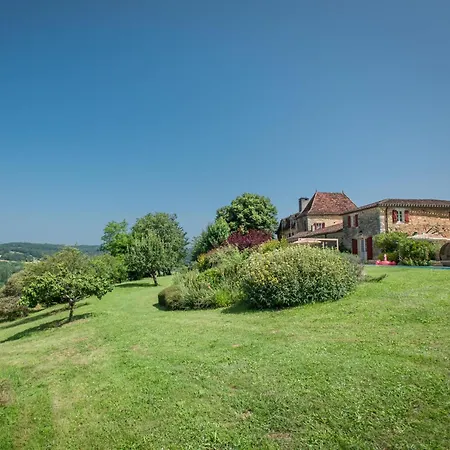 Petit Saint Martin Le Redon Holiday home *