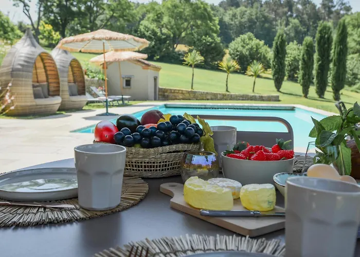 Petit Saint Martin Le Redon Holiday home *