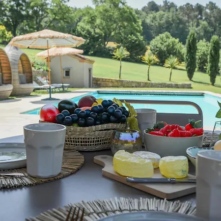 Petit Saint Martin Le Redon 度假居 *