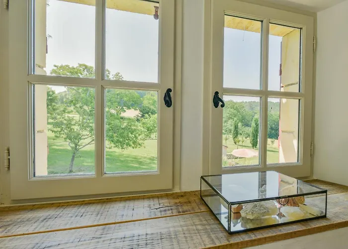 Petit Saint Martin Le Redon Hébergement de vacances *